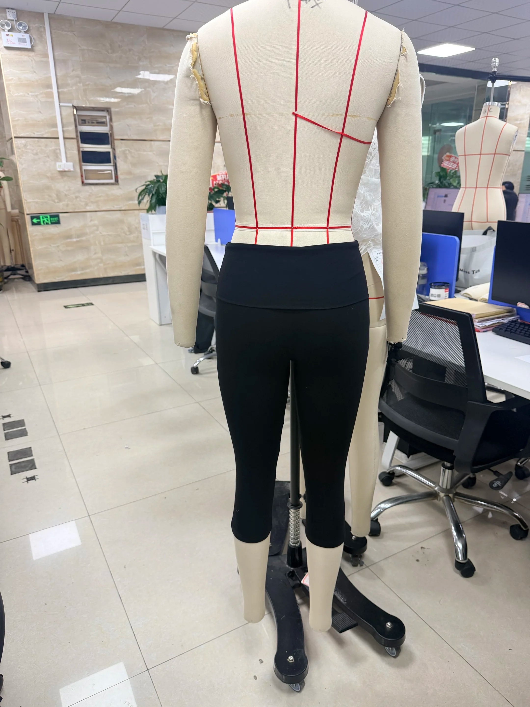 Low Rise Split Hem 3/4 Length Skinny Pants Women Solid Fold Over Waistband Capri Leggings Casual Summer Streetwear Yoga Pants