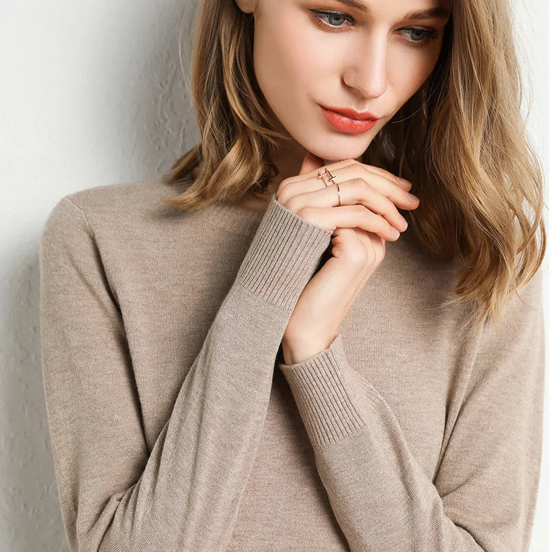 Slim Wool-Blend O-Neck Pullover